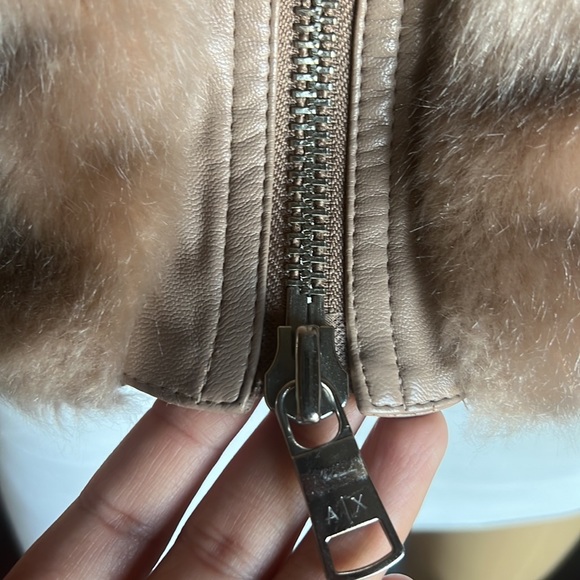 Armani Exchange Faux Fur Vest Sz Medium - Picture 3 of 16